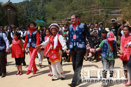 西門子工業(yè)業(yè)務(wù)領(lǐng)域與其渠道伙伴訪問云南省鶴慶縣，調(diào)研西門子在當(dāng)?shù)卦O(shè)立的愛心助學(xué)項(xiàng)目